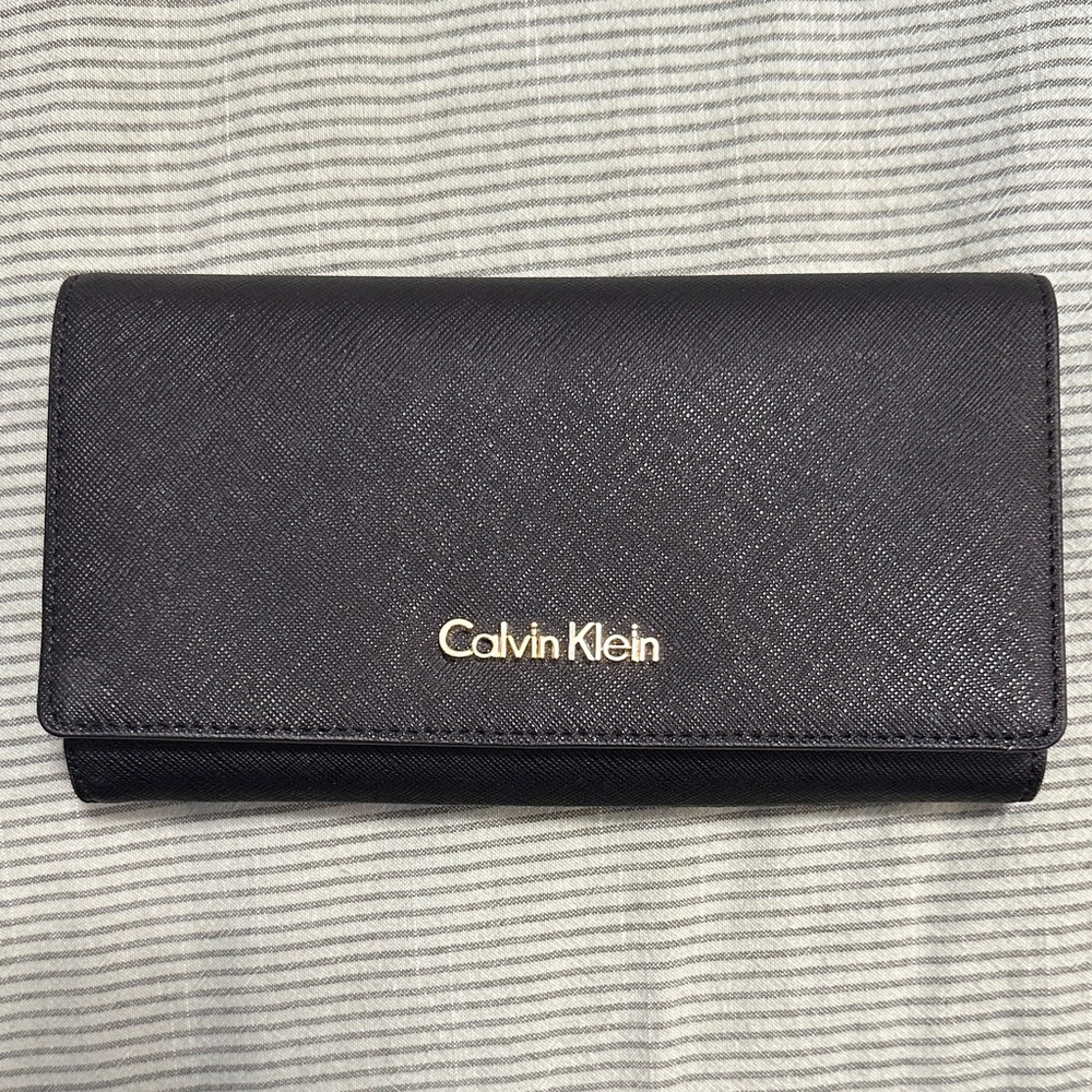NWT Calvin Klein Wallet
